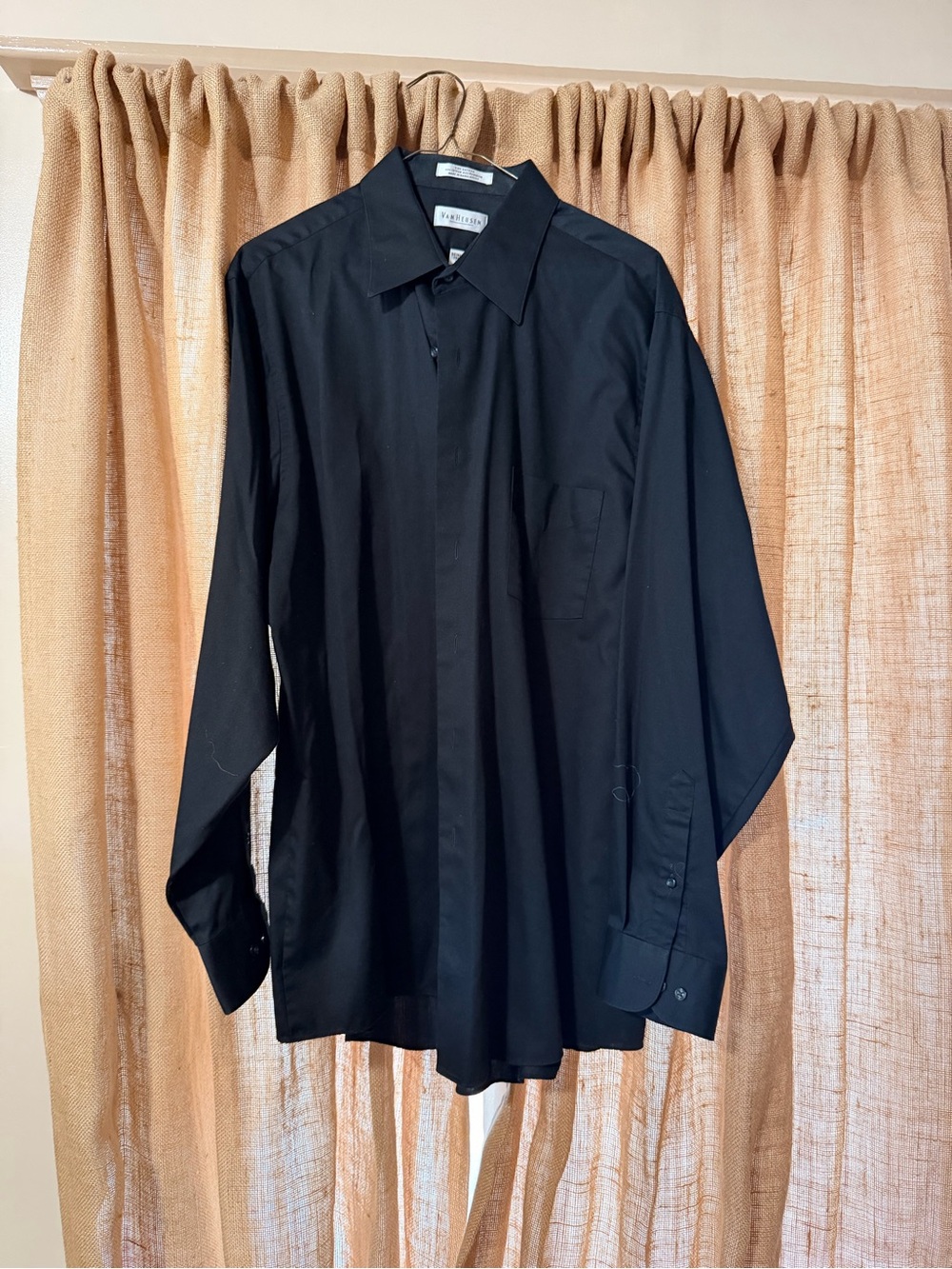 Van Heusen Black Long-Sleeve Dress Shirt